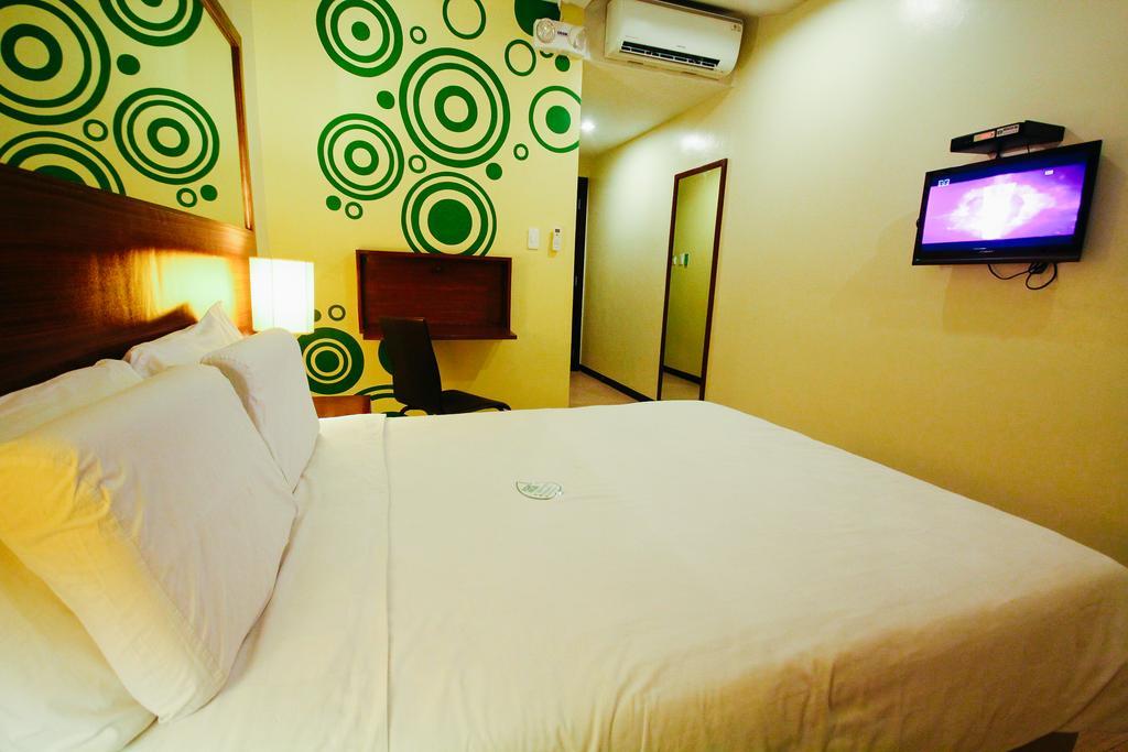 Go Hotels Bacolod Zimmer foto
