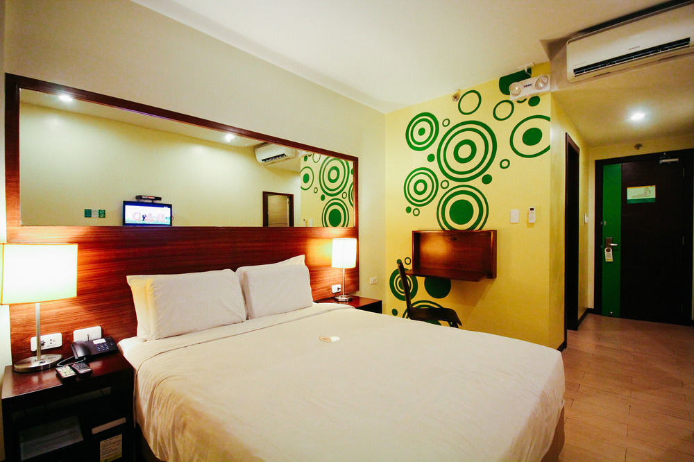 Go Hotels Bacolod Exterior foto