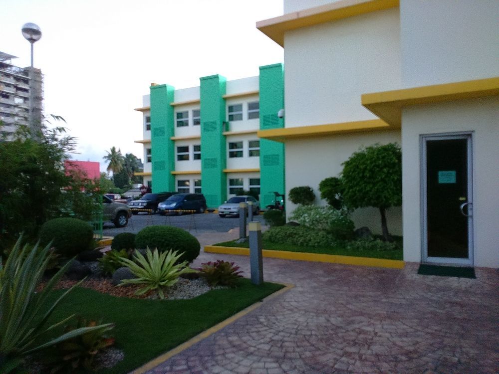Go Hotels Bacolod Exterior foto